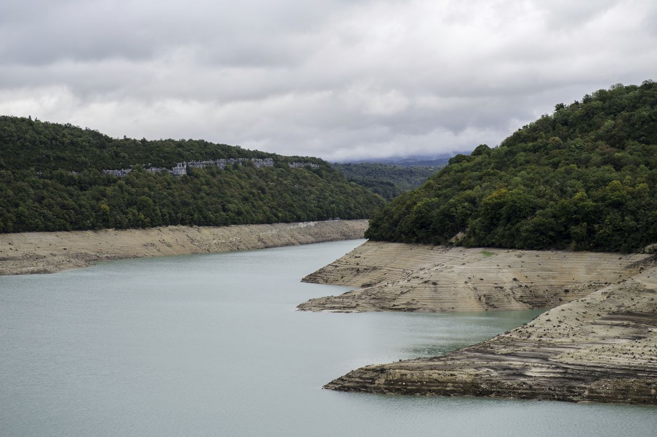 Paysage Lacs Lac de Vouglans Vouglans_bas2